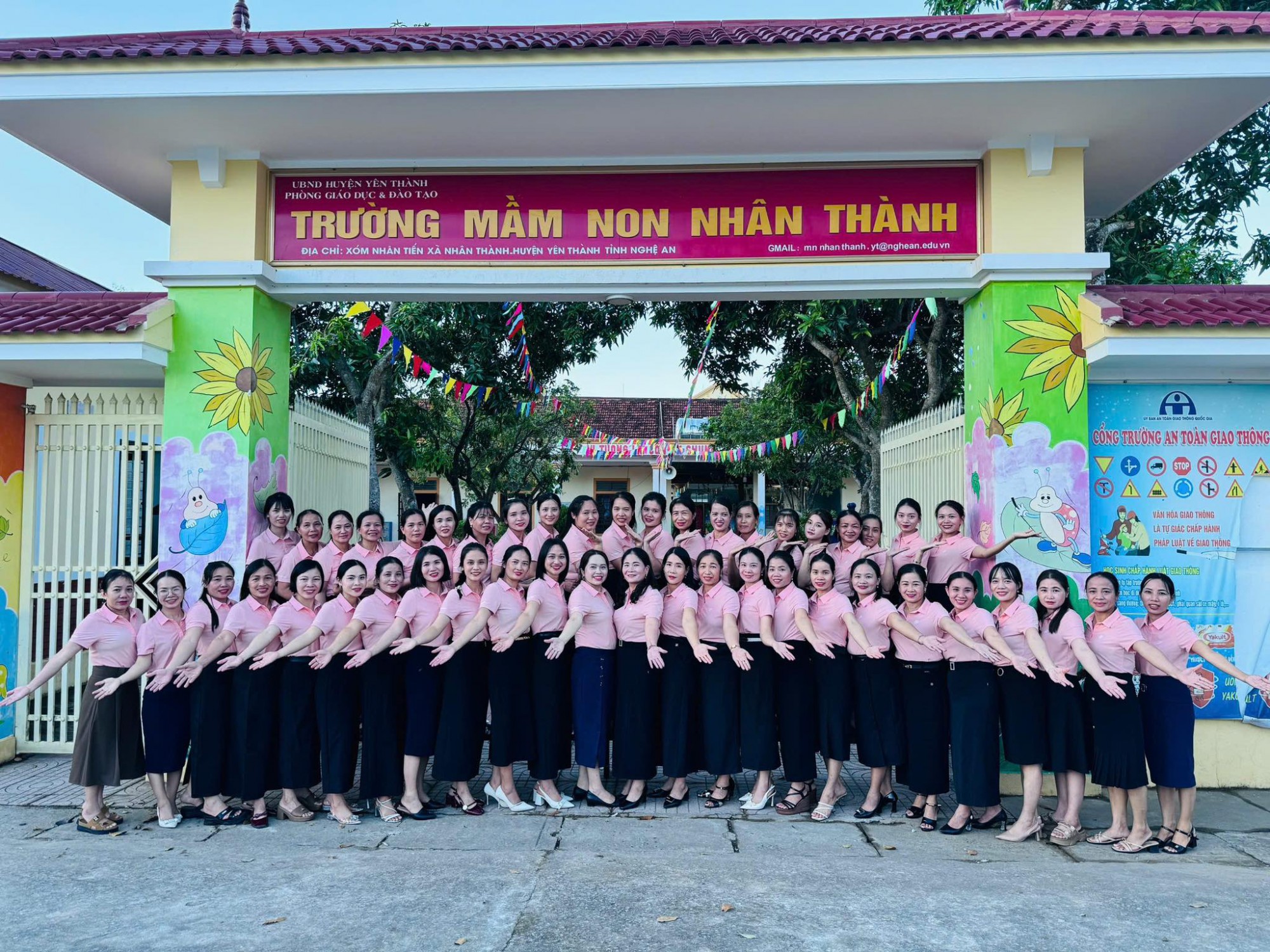 Tập thể MN Nhân Thành có mặt đầy đủ trong buổi hội nghị viên chức đầu năm!